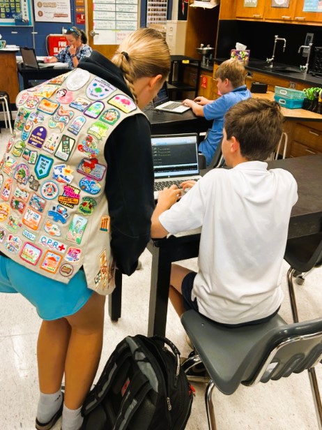 Girl Scouts of Gulfcoast Florida proudly celebrates Girl Scout Ambassador Alexa Parsons for earning the prestigious Gold Award, the highest honor in Girl Scouting. Through her project, Coding a Brighter Future, Alexa addressed the lack of early exposure to computer science among young girls by creating sustainable, hands-on learning opportunities across Southwest Florida.